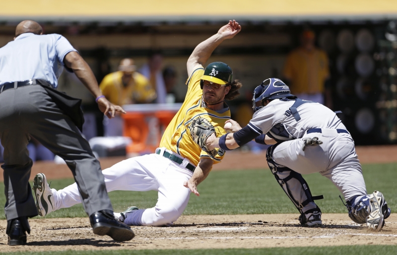Amargo adiós de Mariaro Rivera del Coliseo; Oakland sorprende de nuevo
