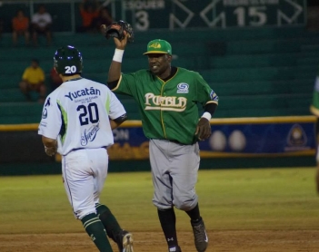 Se lucen Fonseca y Mendívil, pero Puebla se queda con una dura serie