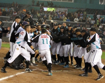 Noche inolvidable de Borges contra los Leones, Barden se estrena hoy