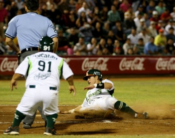 Rinde frutos el trabajo en Tecuala: Félix y Mendívil dan su primera serie a Yucatán