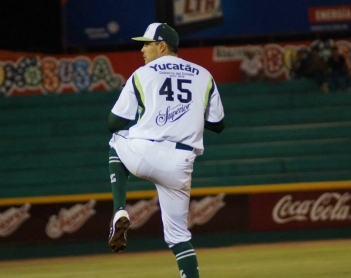 Vibrante fin de semana en el Parque Kukulcán: Espinoza y el debutante Pérez definen hoy la serie Pericos-Leones