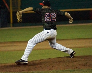 La baja de James Avery aumenta la presión para el pitcheo melenudo