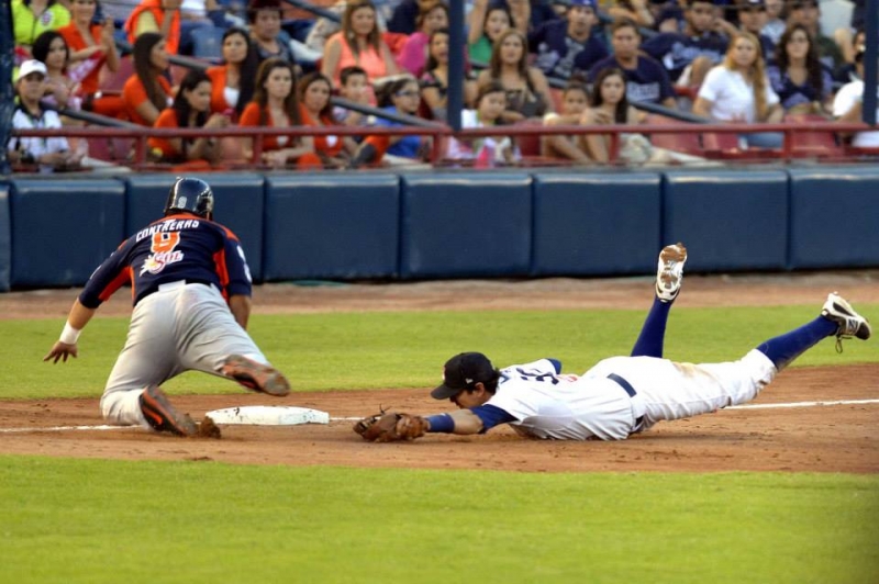 Los Tigres lucen imparables; los Sultanes, en plena debacle