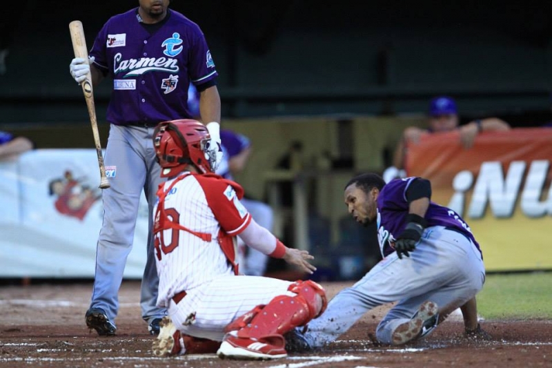 Guerreros y Delfines, contra la pared, pero en casa, donde suelen ser difíciles de vencer