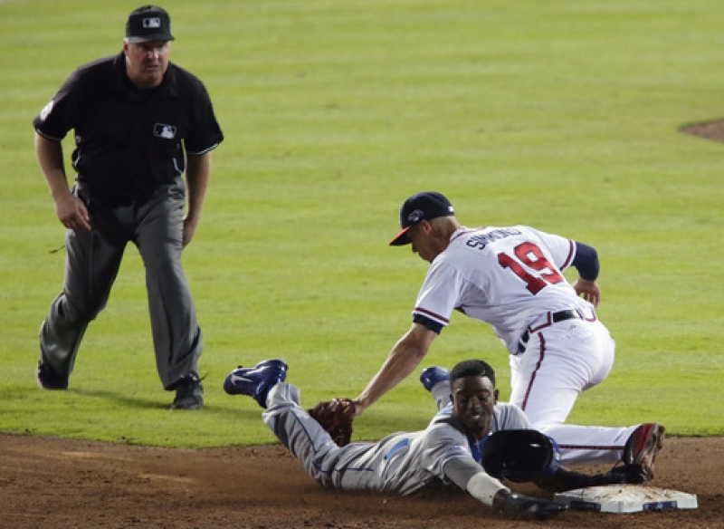 Primera polémica de los pléiofs, en revés dodger; ganan Pittsburgo, Boston y Detroit