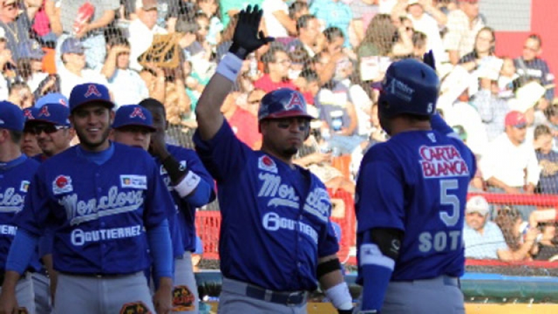 Triple empate en la cima de la Zona Sur; dominan los Acereros de Homar Rojas