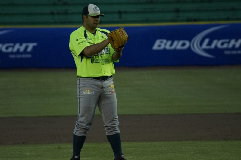 Castellanos y Reyes sacan del bache a los melenudos en casa del líder