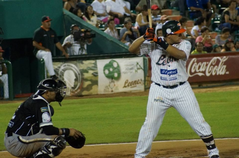 Oscar Rivera, invicto este mes, recibe hoy al Aguila, al iniciar el duelo por el quinto puesto