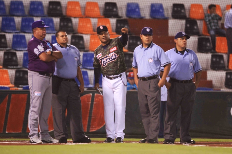 "El Coyote" Carrillo intenta darle estabilidad al timón de los Leones