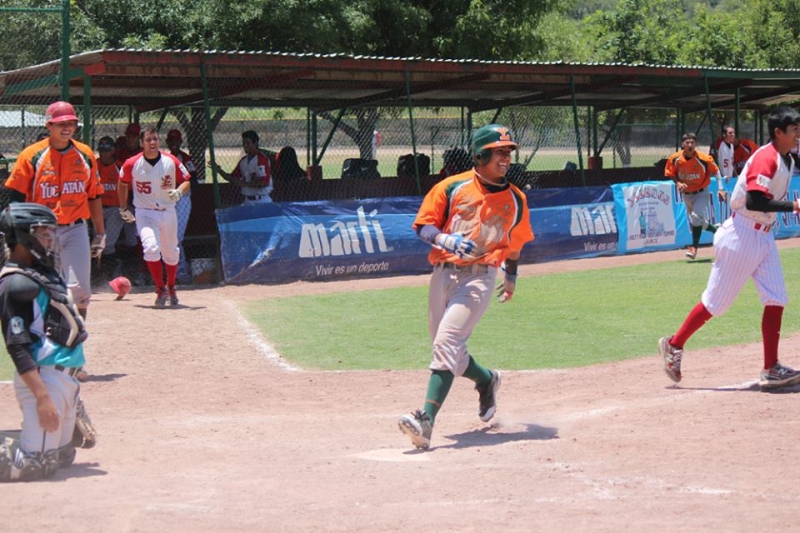 Los Sultanes exhiben su poderío y el pitcheo león muestra sus carencias